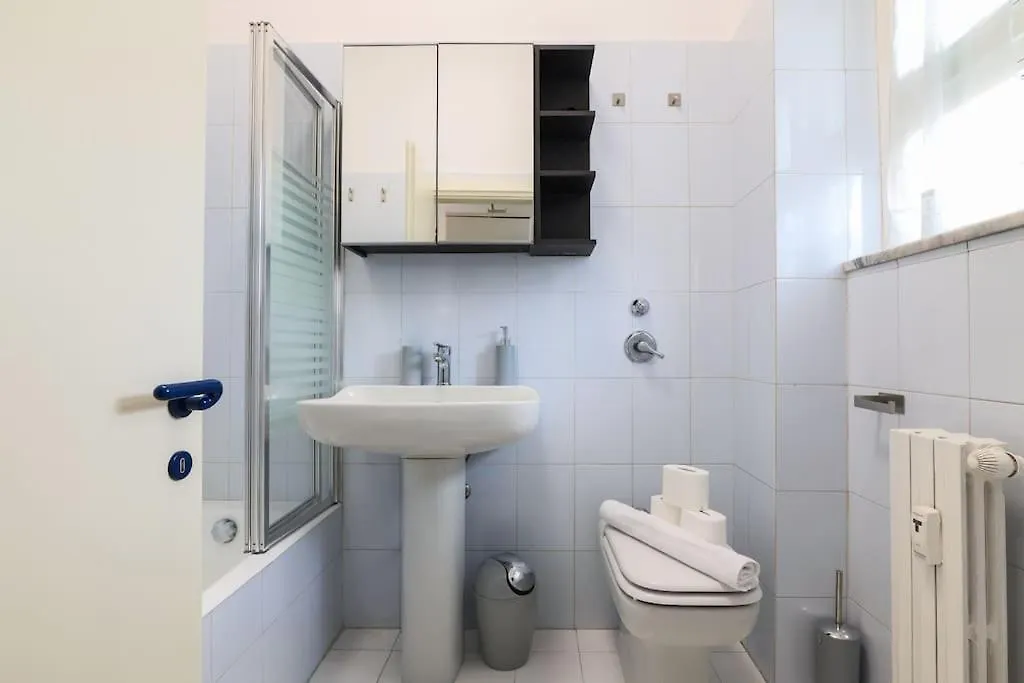 Primopiano - Astico Apartment Milan 0*,