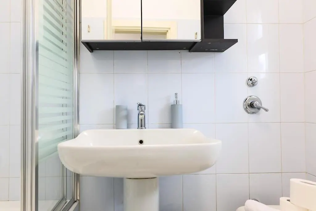 Primopiano - Astico Apartment Milan 0*,  Italy